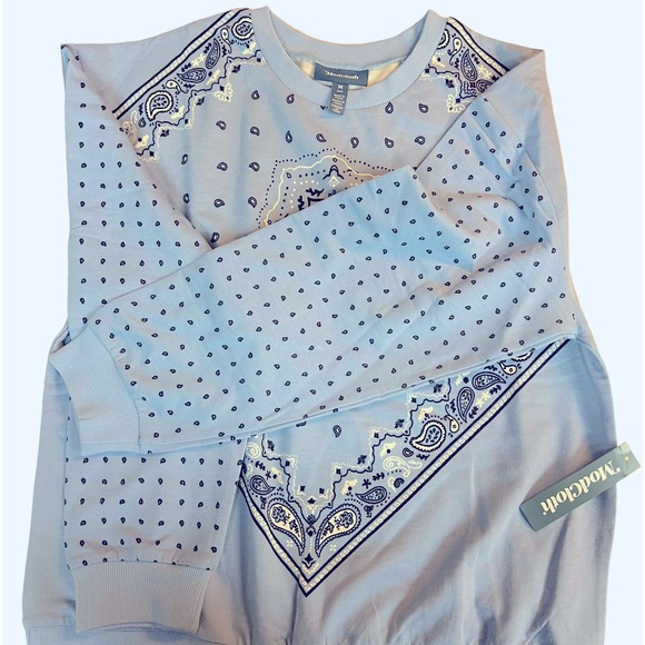 Modcloth Fade Denim Blue Bandana Graphic Sweatshirt Soft Fleece Cotton Crew Neck - Picture 3 of 6